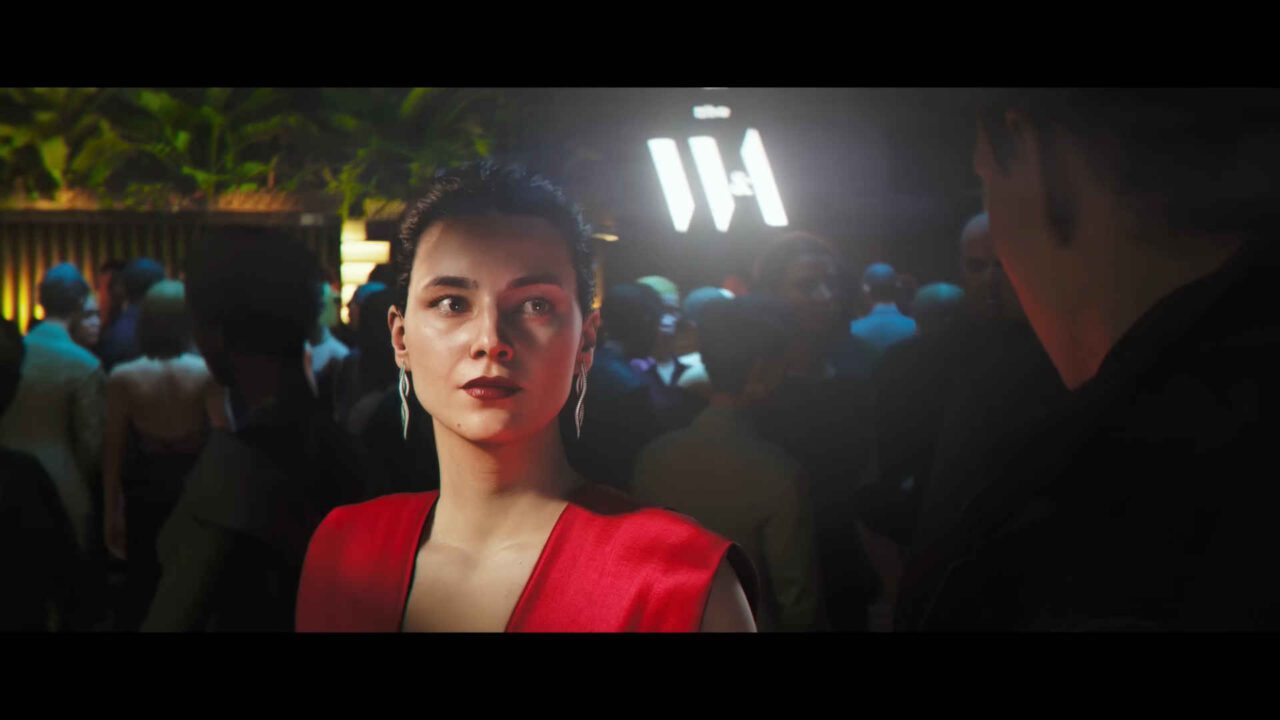 007 First Light - Isola, um contato de James Bond, em destaque.