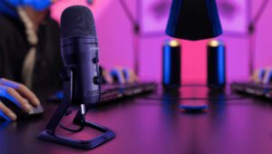 O microfone Vocalizer Pro da PCYES é uma ótima escolha para criadores de conteúdo; vídeo